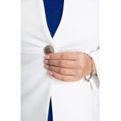 Eleganter weißer Button-Down-Mantel