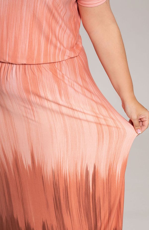 Einfaches orangefarbenes Ombre-Kleid