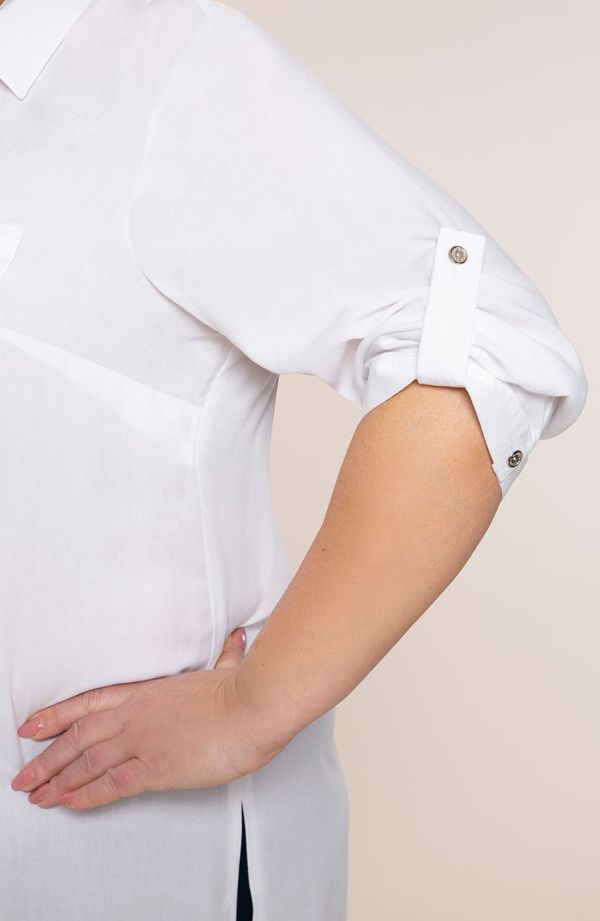 Langes weißes Hemd mit 3/4-Ärmeln