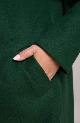 Klassischer grüner Button-Down-Mantel
