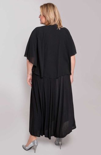 Langes schwarzes Kleid mit Mantille