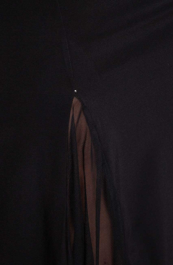 Spódnica z rozcięciem w czarnym kolorze